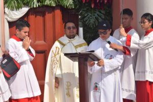 Multitudinaria peregrinación de la parroquia San Juan Bautista de Río Lindo