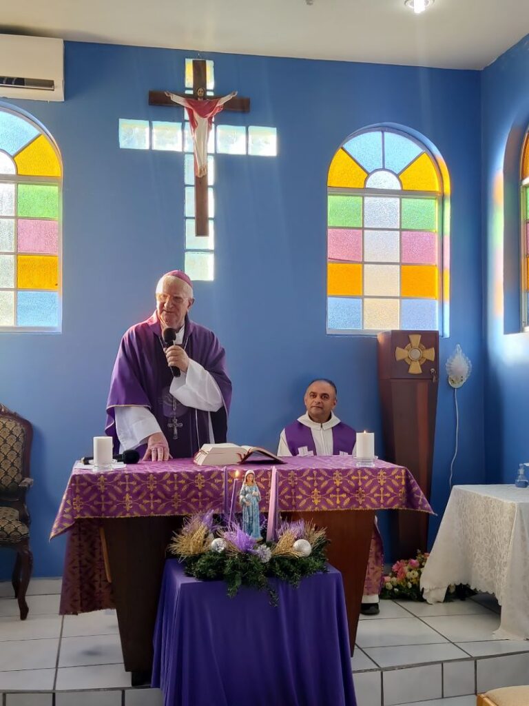 Monseñor Miguel Lenihan: “Radio Luz es un regalo y una bendición de Dios”