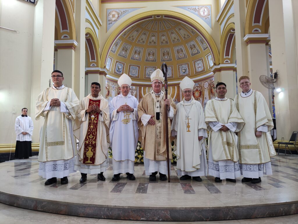 La Arquidiócesis de San Pedro Sula ordena un sacerdote y tres diáconos
