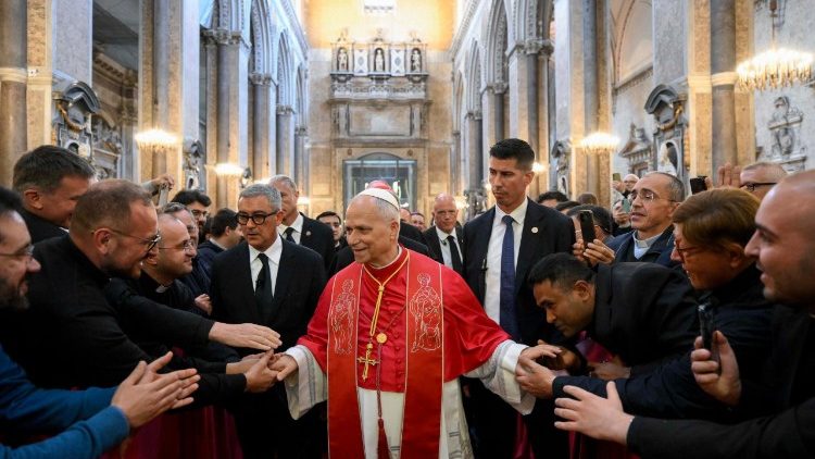 El Papa: Sean para esta Iglesia y ciudad, testigos de Cristo y sembradores del futuro