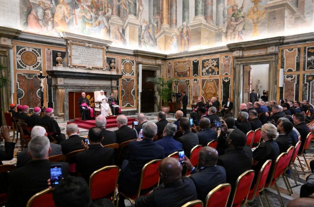 El Papa: Es urgente «ser una Iglesia misionera para la sanación del mundo»