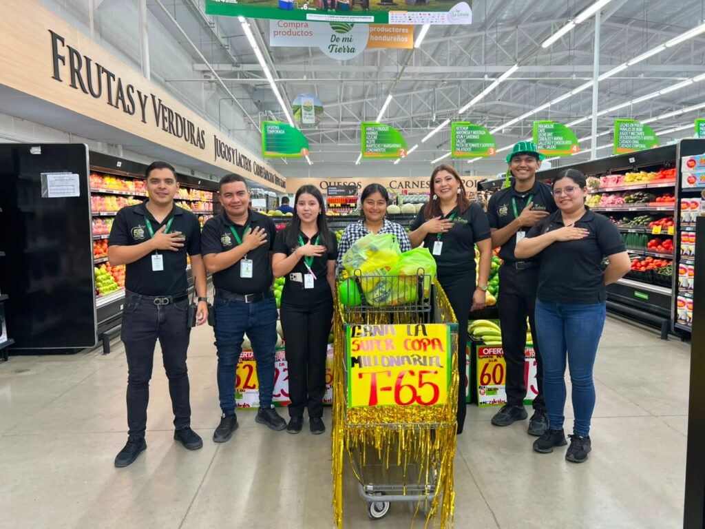 Supermercados La Colonia celebra a los primeros ganadores de la promoción Ganá la Súper Copa Millonaria