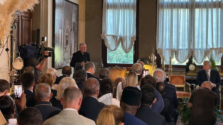 Parolin: es necesaria una «Pascua de paz» para eliminar la guerra