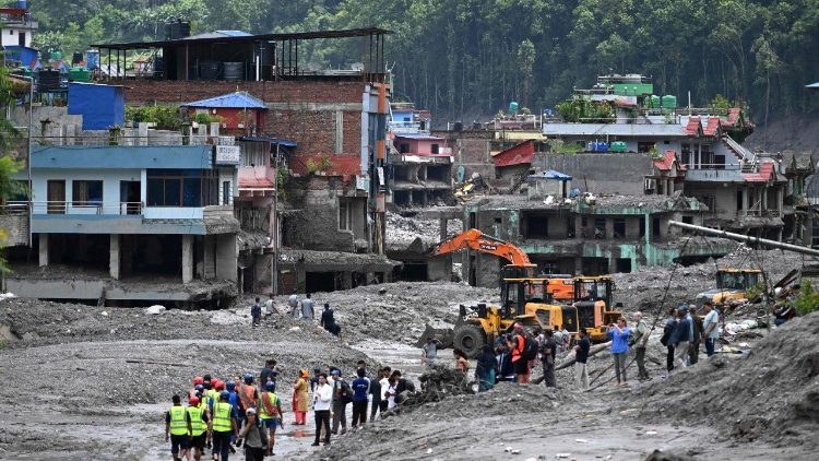 La ayuda del Papa tras la devastadora inundación en Nepal