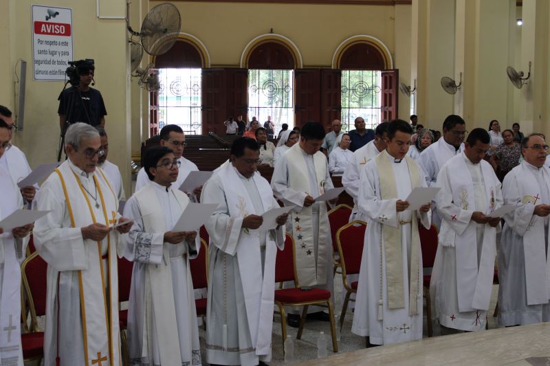 Monseñor Miguel Lenihan: El sacerdocio es el amor del corazón de Jesús