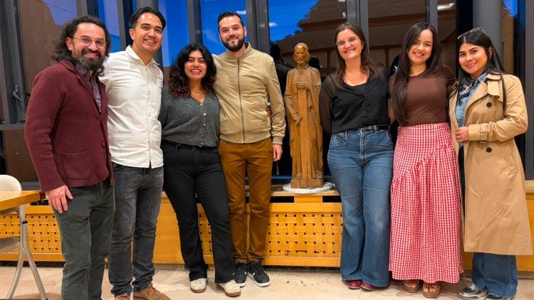 Jóvenes latinoamericanos en París: una fe que busca hacerse vida