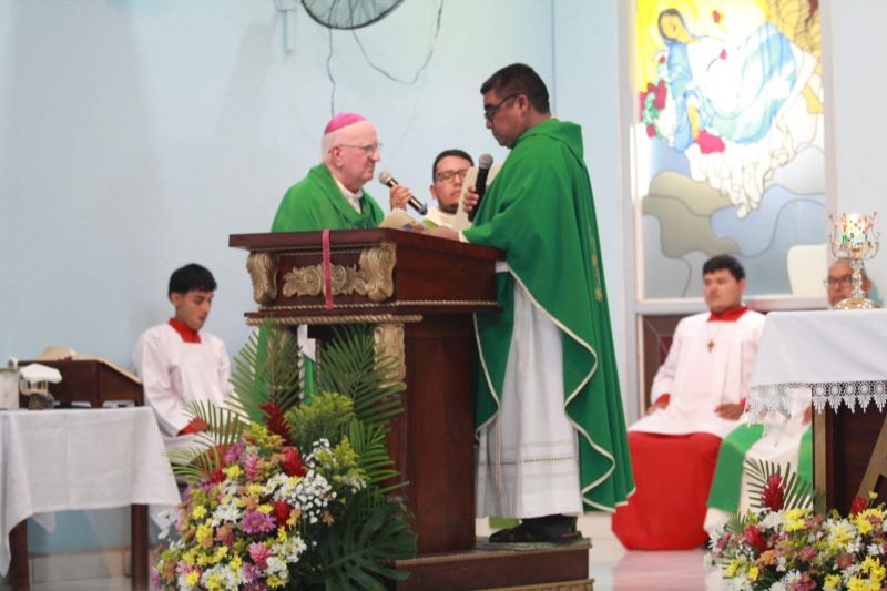 Los sacerdotes José Orlando González y Wilmer Ramírez toman posesión de sus parroquias