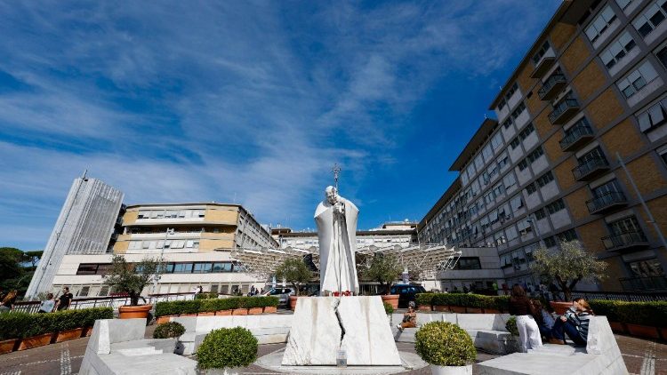 La salud del Papa: una buena recuperación del pulmón operado